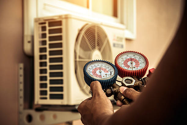 Professional Hvac Installation technician working in Kechi, KS